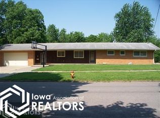 461 North Ln, Oskaloosa, IA 52577