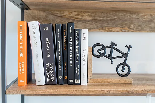 Rented by ERNY LLC | media 30