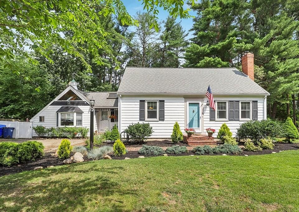 2nd image of 38 Pine Haven Cir