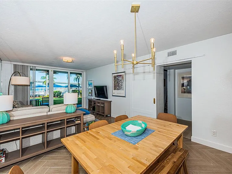 5901 Bahia Del Mar Cir #122 — Photo 5
