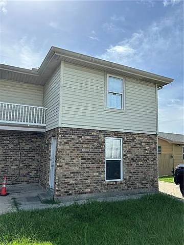3 bed, 2.5 bath, 1500 sqft, $1,300 — Photo 1