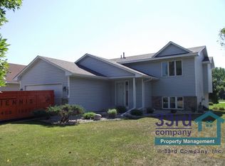 7685 Homestead Ct S, Cottage Grove, MN 55016