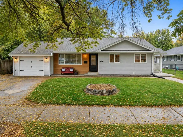 426 11th St NW, Minot, ND 58703