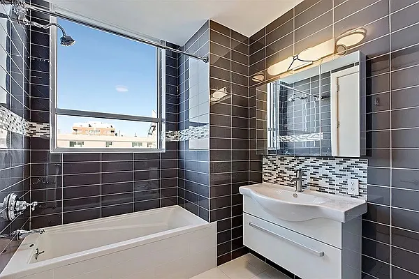 Rented by SERHANT. | media 19