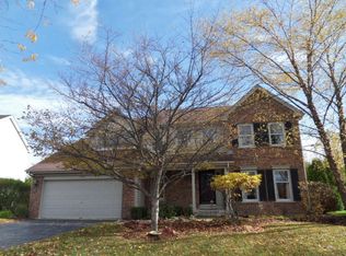 3402 Blackhawk Trl, St Charles, IL 60174