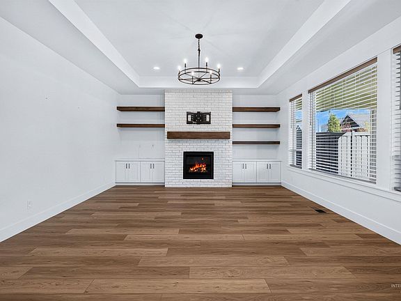 4th image of 4258 N Brody Way