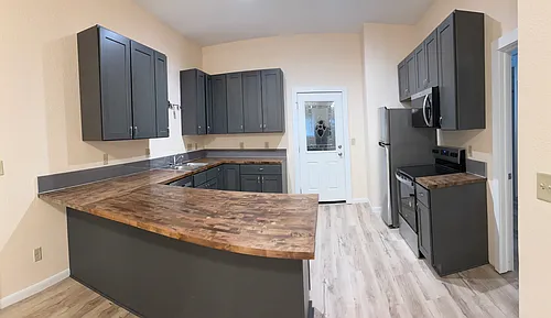 390 E Bay St Photo 1