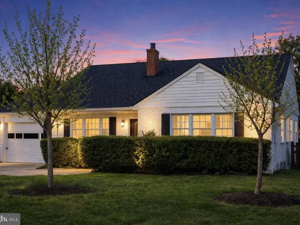 4418 Gilbertson Rd, Fairfax, VA 22032