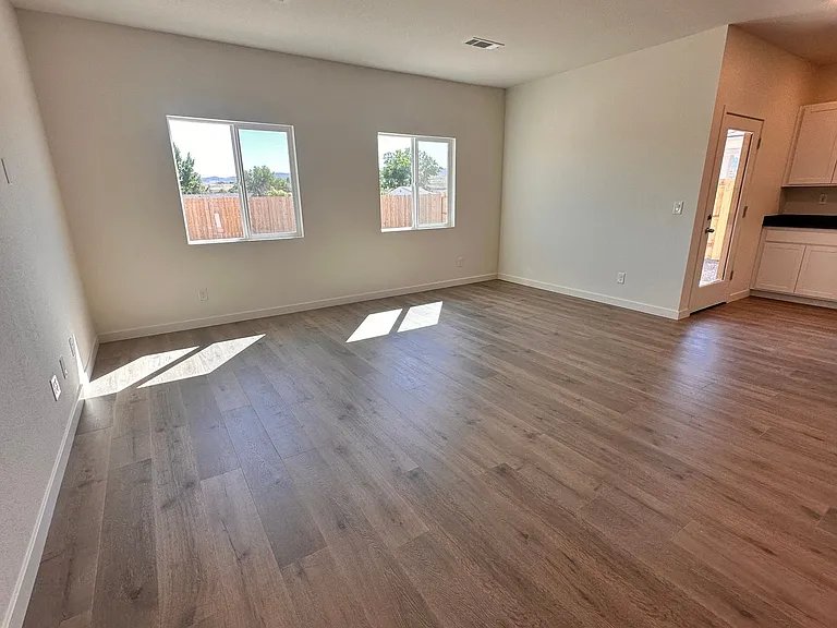 1019 Brierwood Ln — Photo 16