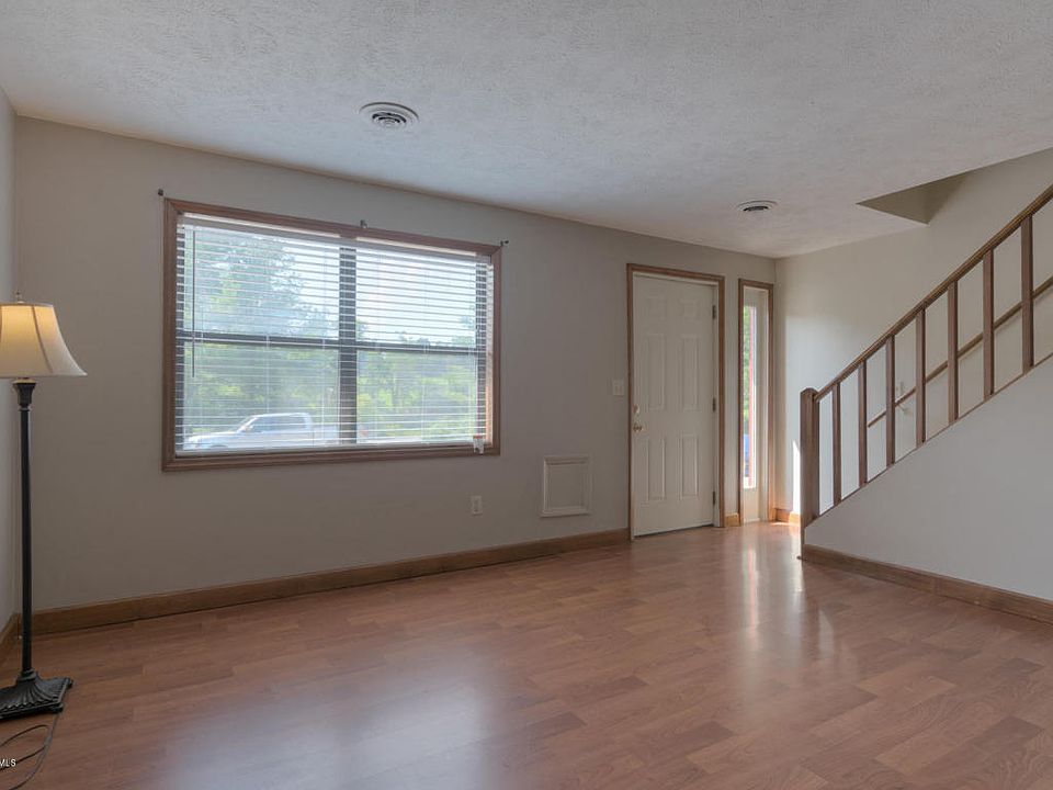2580 Townhouse Dr SE, Christiansburg, VA 24073 Zillow