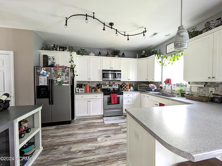 205 Bell Ridge Ln — Photo 6