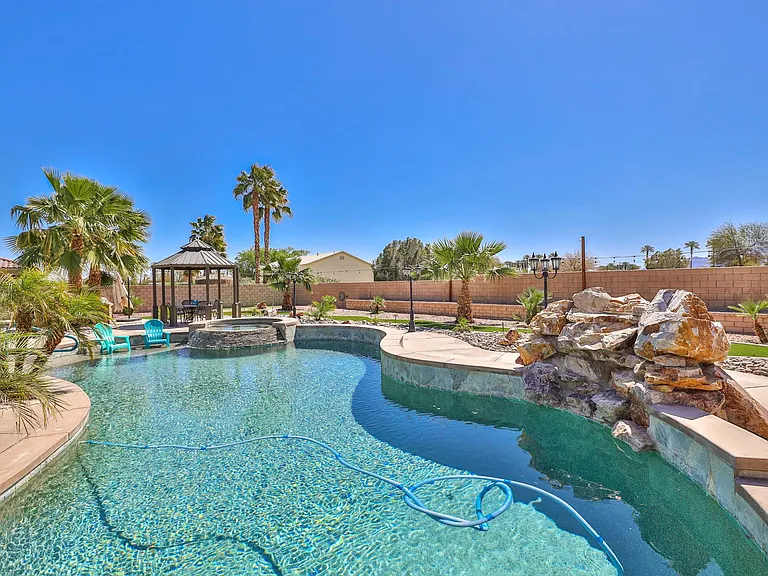 80445 Paria Way — Photo 35