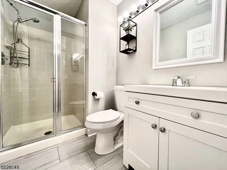 209 Strull Ct — Photo 18