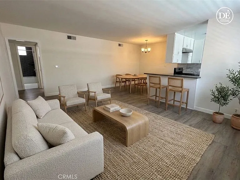 4358 Mammoth Ave #10 — Photo 3