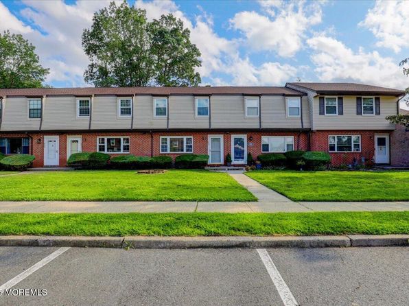 604 Ezara Ct