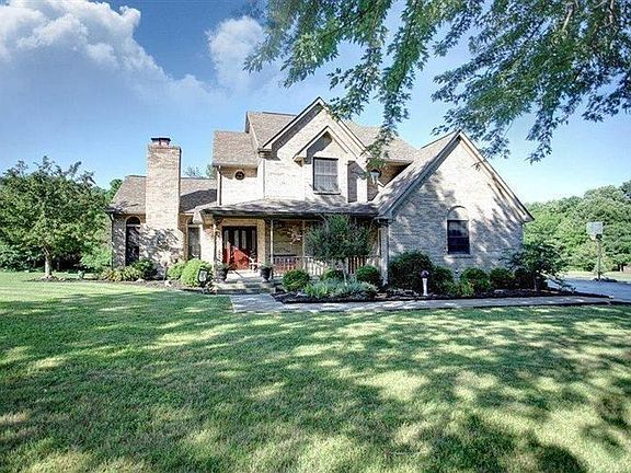 3rd image of 343 Whiteoak Dr