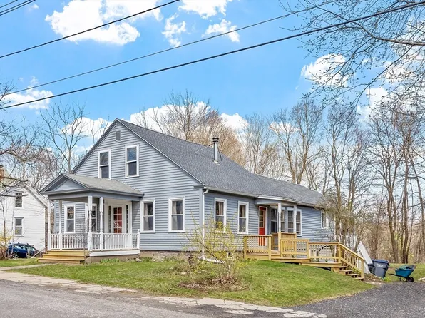 10 High St, Hubbardston, MA 01452