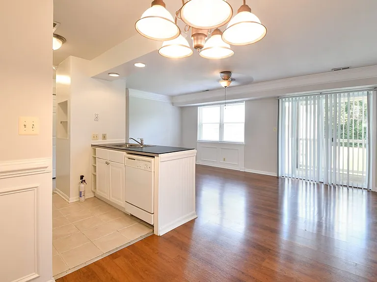102 Chesterfield Ln #201 — Photo 22