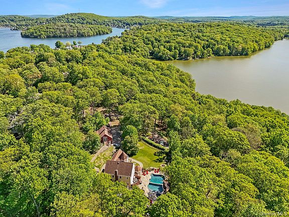 3rd image of 24 Jackson Road