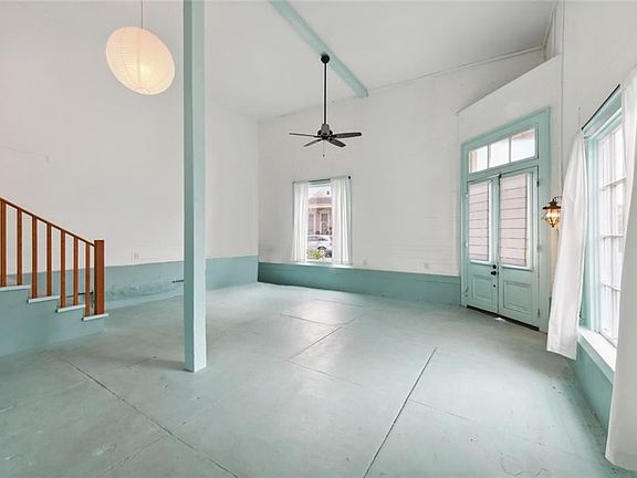 5th image of 300 Pelican Ave