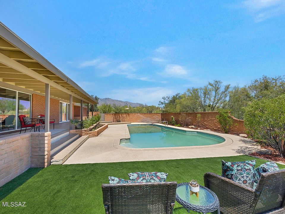 1st image of 5440 N Maria Dr