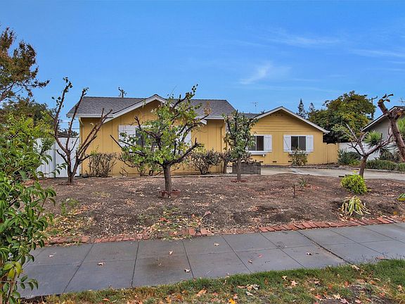 2nd image of 756 S Genevieve Ln