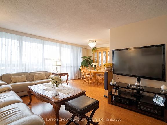 5th image of 11 Wincott Dr #1810