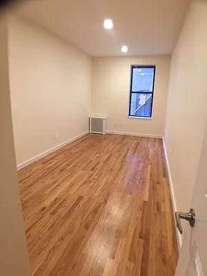 Rented by Roberto Guilbet, LREB | media 36