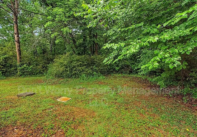 137 Crest Cir #B — Photo 11