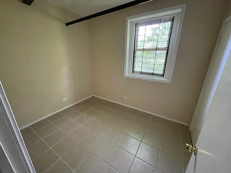 7931 S Manistee Ave #G — Photo 11