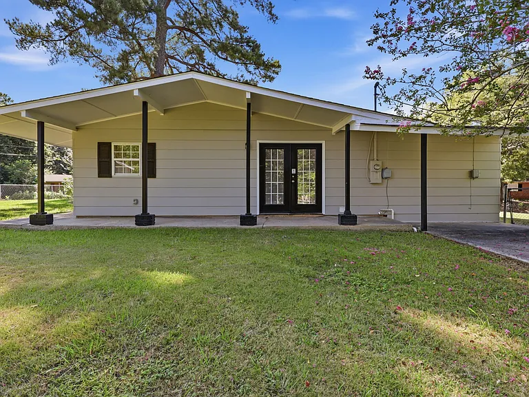 2 Mississippi Dr — Photo 16