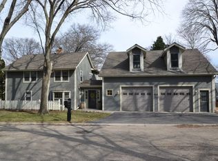 1021 Lake Dr, Delafield, WI 53018