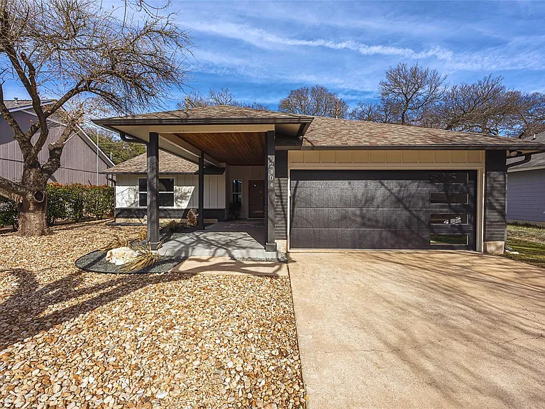 2404 Monarch Dr — Photo 1