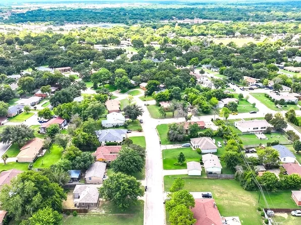 2745 Lebrock St, Dallas, TX 75241