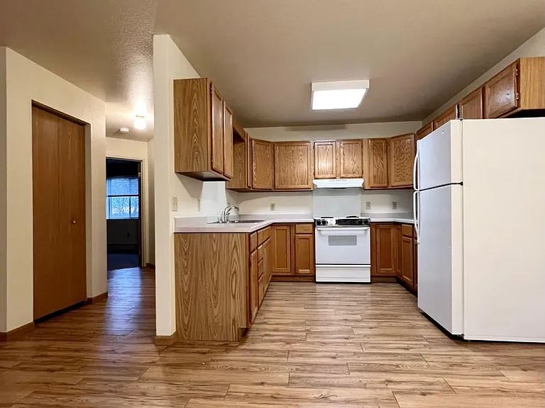454 High Point Dr #24 — Photo 1