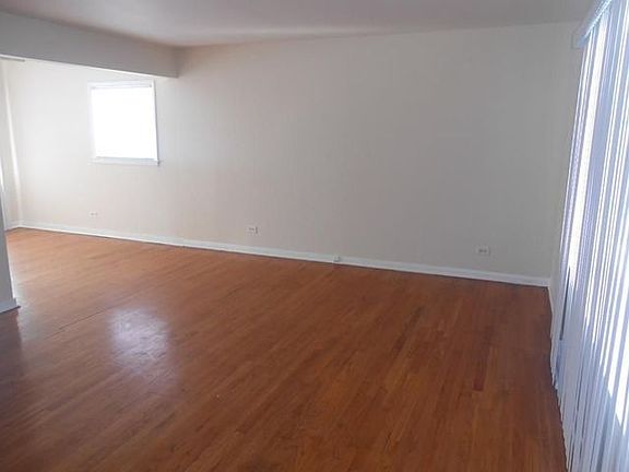 5th image of 22703 Lee Ave