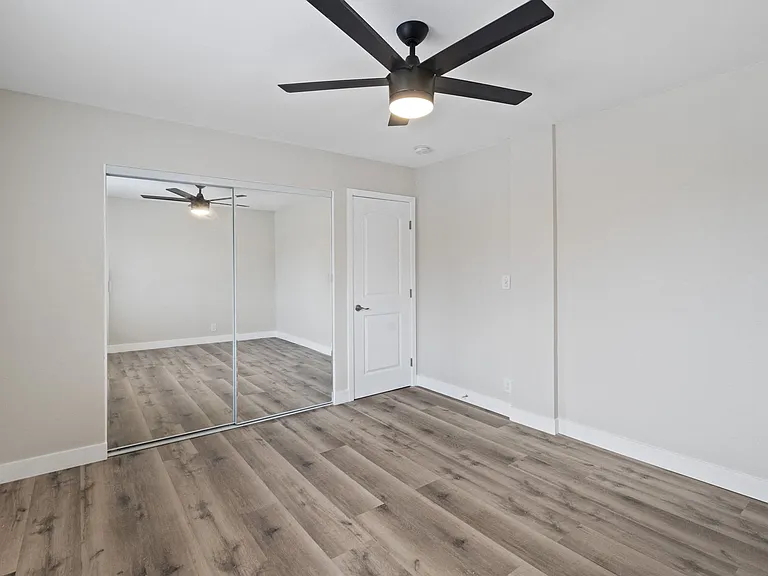 Charle Square Apartments — Photo 8