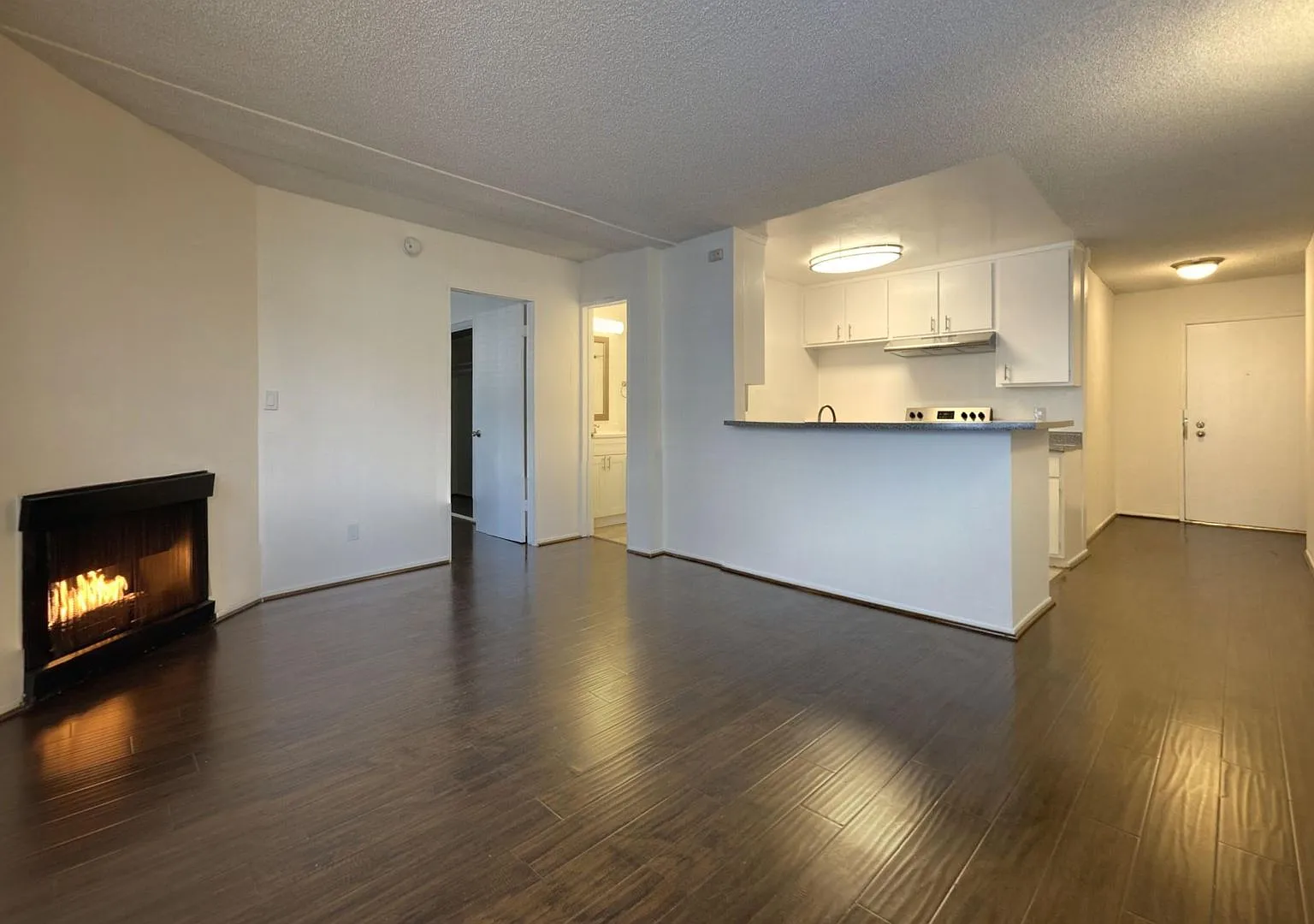 NOR - 134 Normandie Apartments — Photo 2