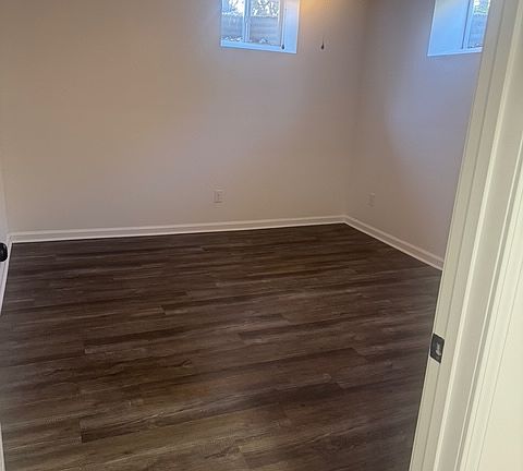 3rd image of 116 Sutton Pl