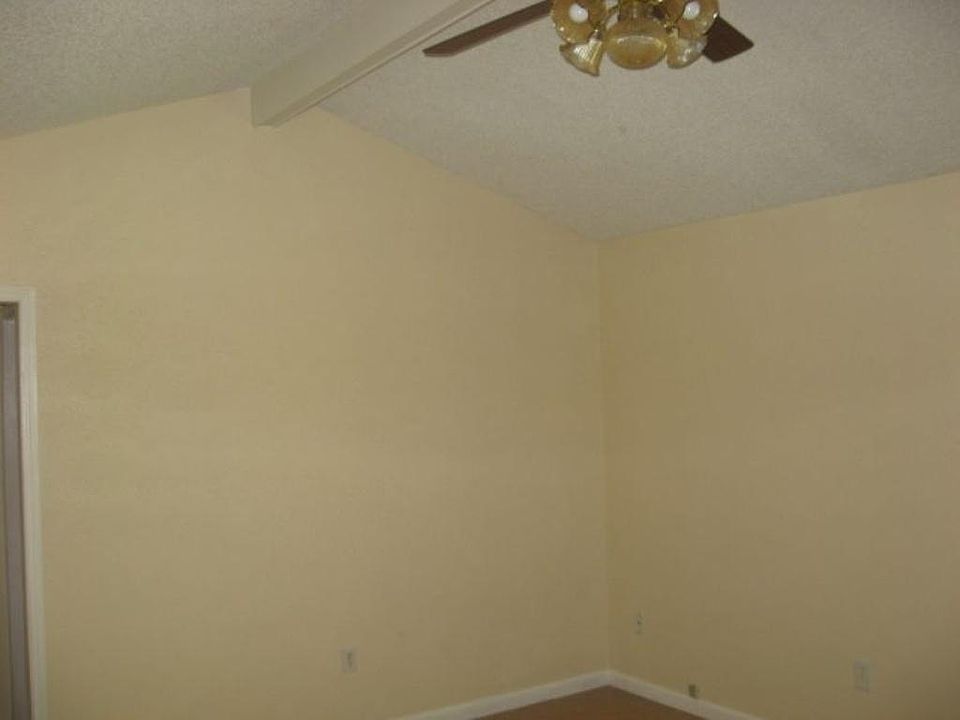 1st image of 512 Belinda Cir