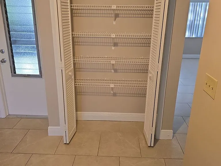 7251 McGinnes Ct — Photo 12