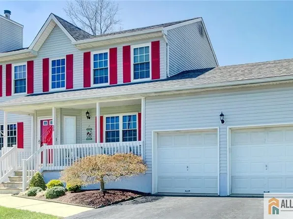 33 Cherry Blossom Dr, Monroe Township, NJ 08831