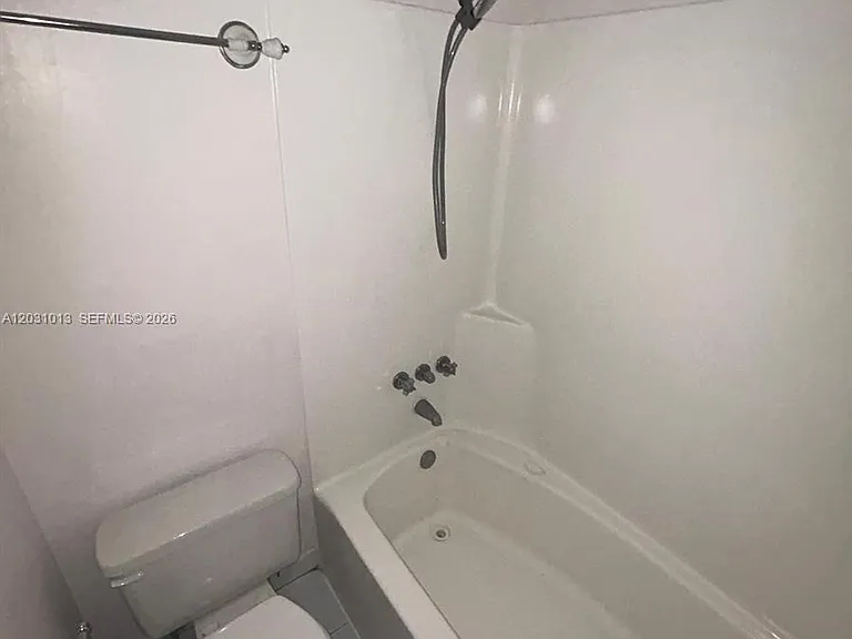 2350 NE 135th St #706 — Photo 8