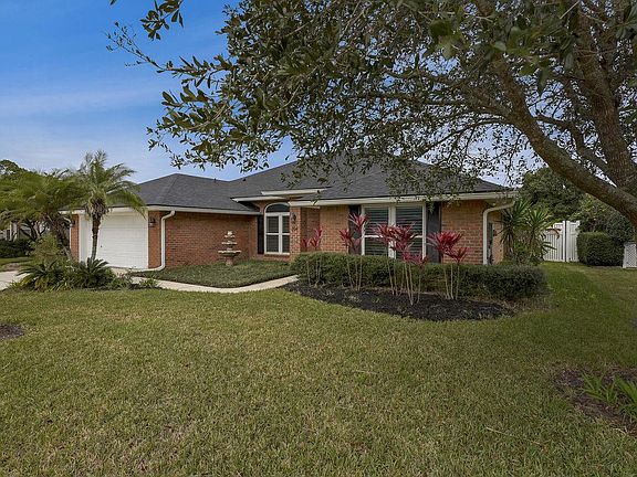 2nd image of 204 Carolina Jasmine Ln