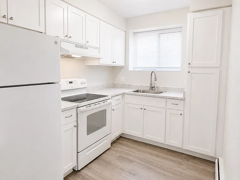 3604 E Uintah St #B10 — Photo 3