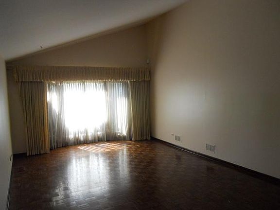 3rd image of 10035 Lacrosse Ave