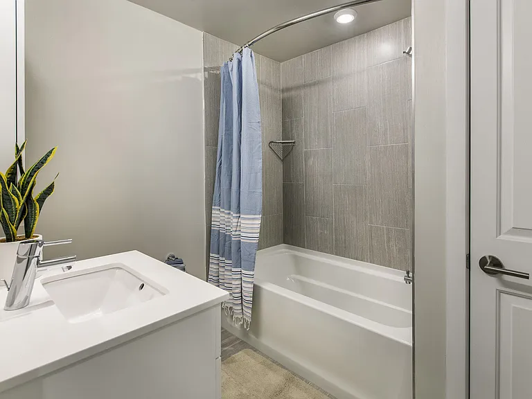 North Lane Apartments — Photo 20