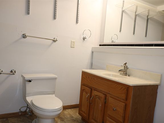 4th image of 3230 SE 21st St
