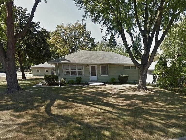 1st image of 2545 Charlotte St
