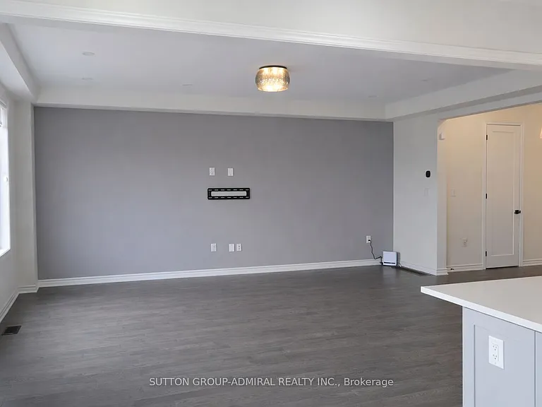 65 Barkerville Dr — Photo 44